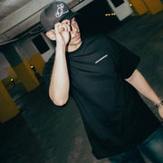 Gorra negra cursiva de lobo