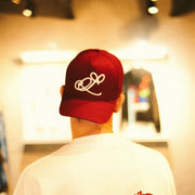Gorra Lobo Cursive Borgoña