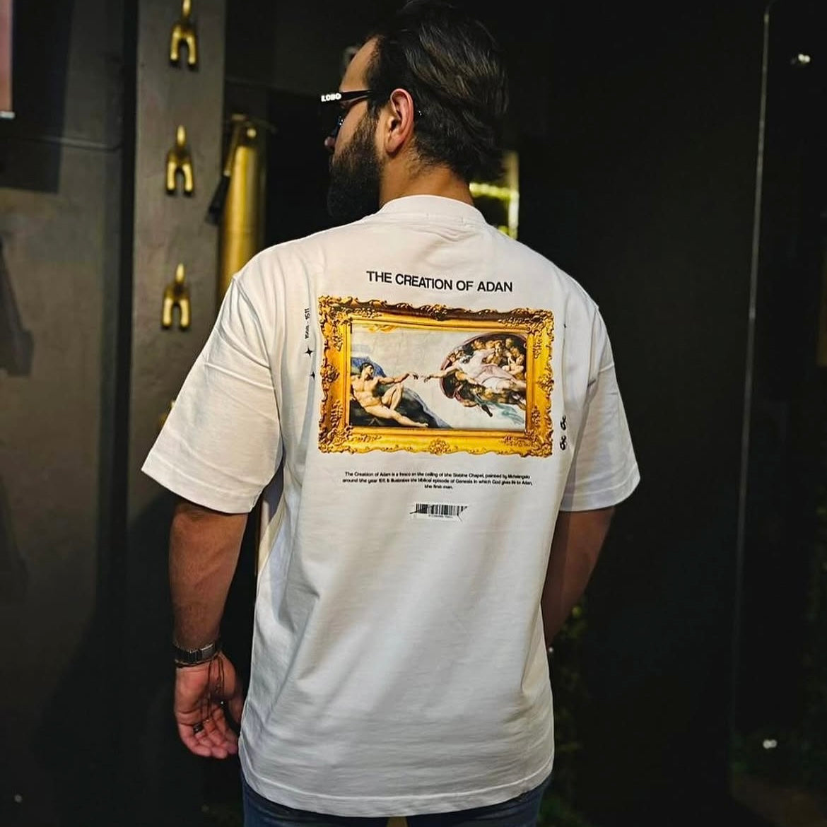 Camiseta extragrande blanca de Adan