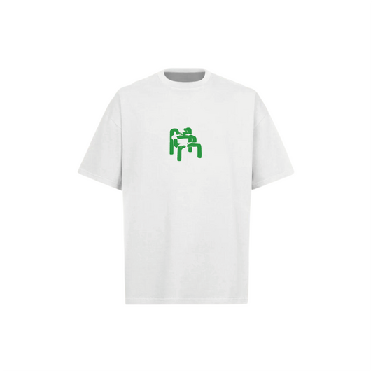 Camiseta extragrande blanca con silla verde Ekstrem