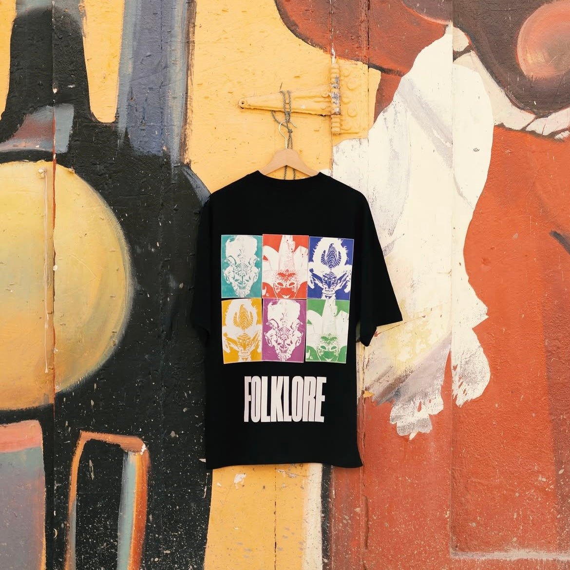 Camiseta negra extragrande Folklore